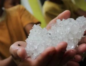 Sejumlah Wilayah di Jogjakarta Diguyur Hujan Es